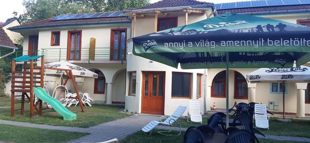 Aqua Hostel Siófok Exterior foto